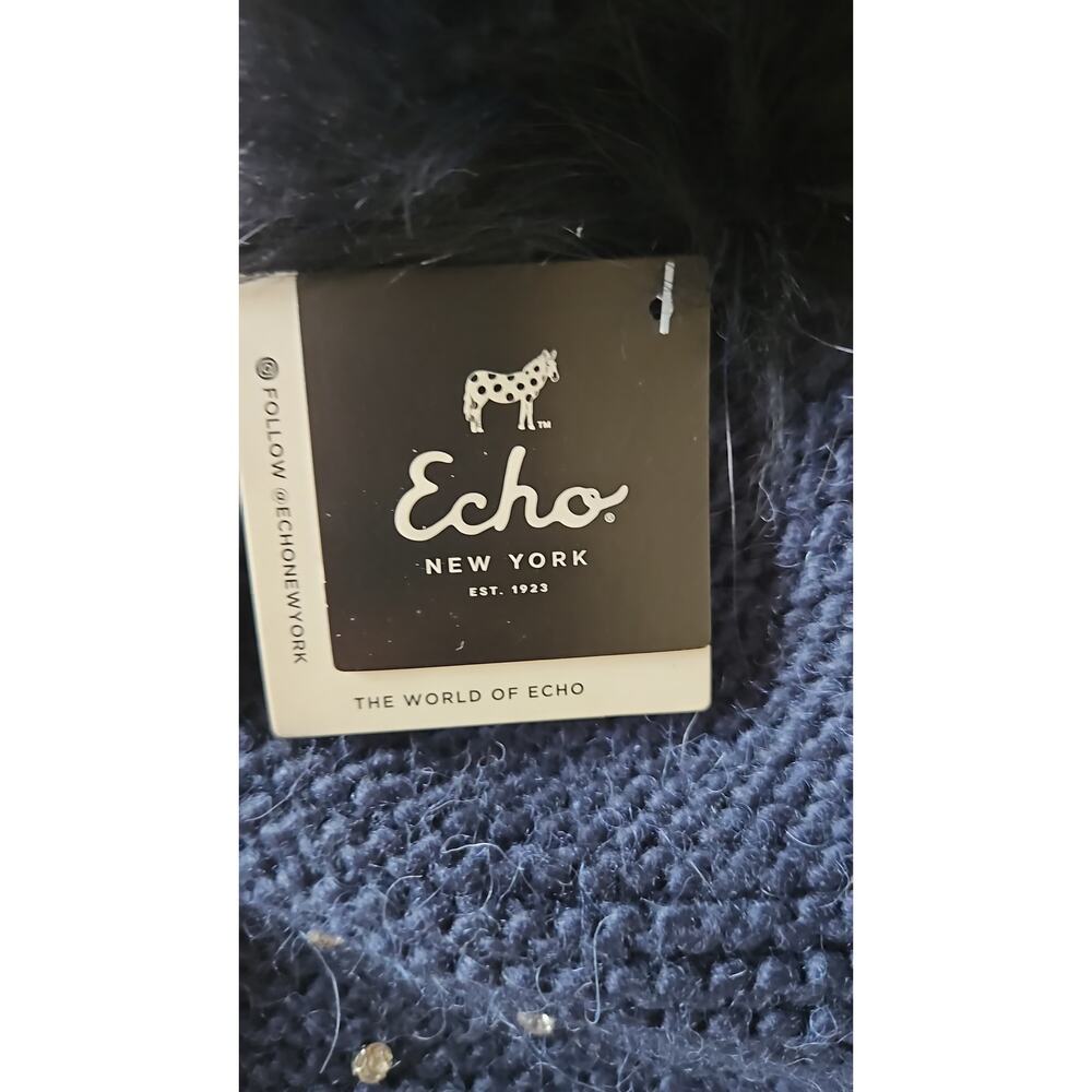 ECHO - Black cap adorned with fur pompom. - Picture 3 of 4